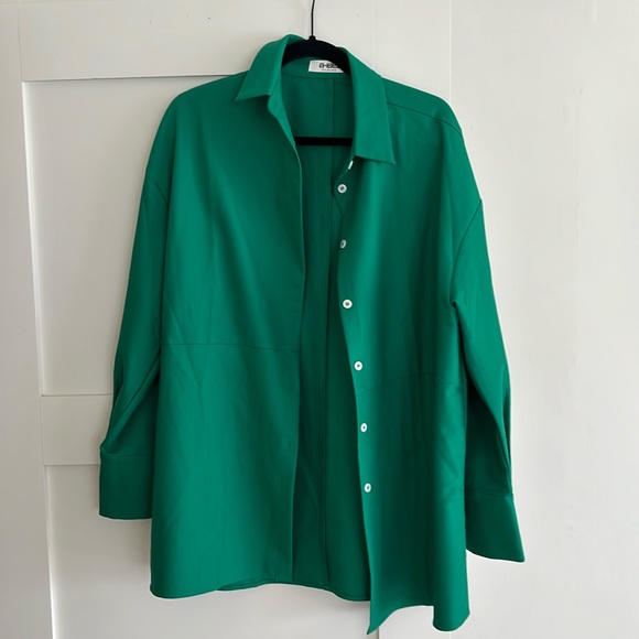 Tops - 4th and Reckless Green Button Down M